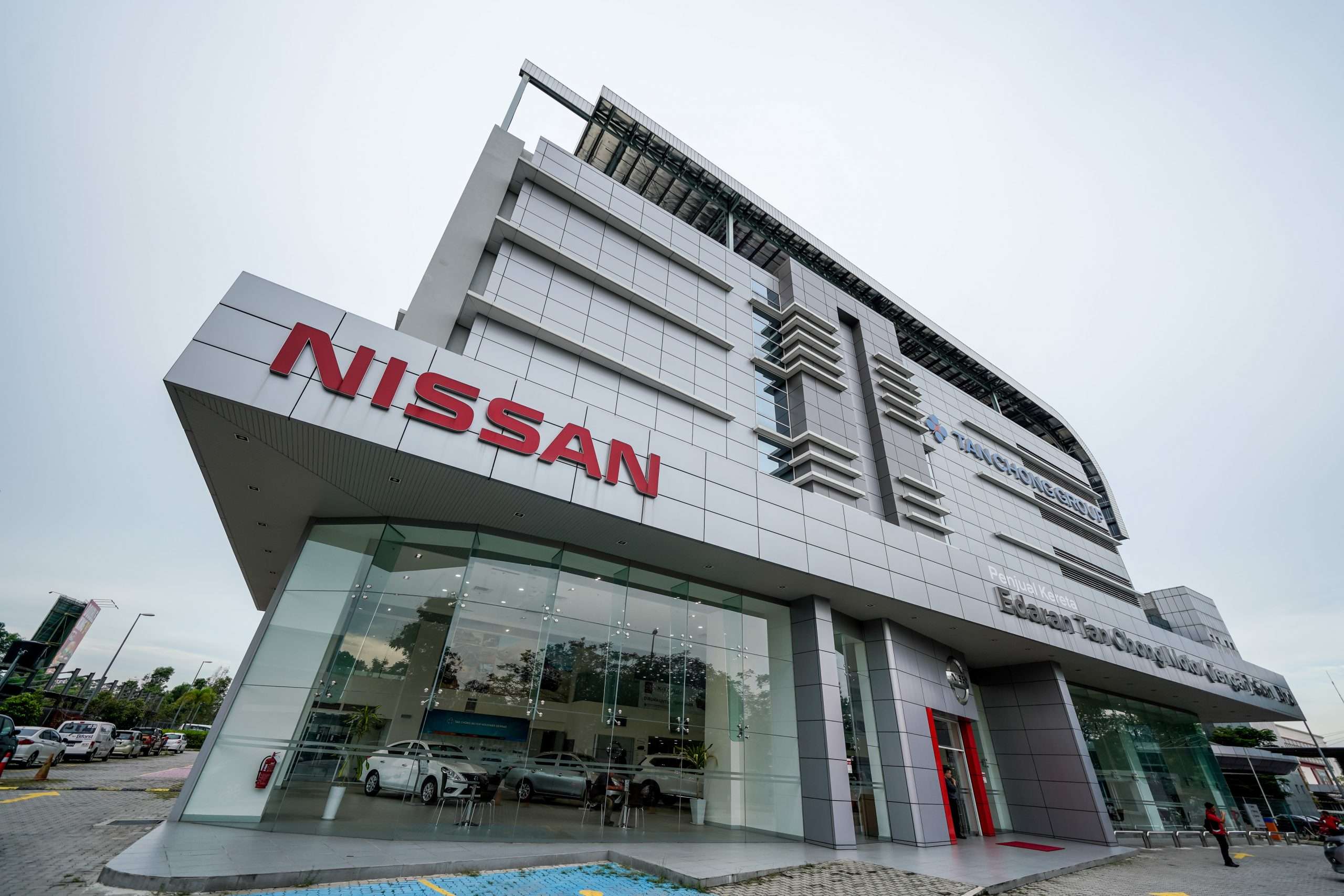 Nissan-showroom-scaled.jpg