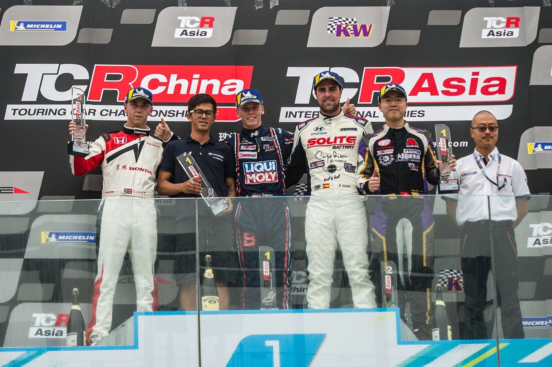 TCRA-R3-podium-Zhuhai.jpg