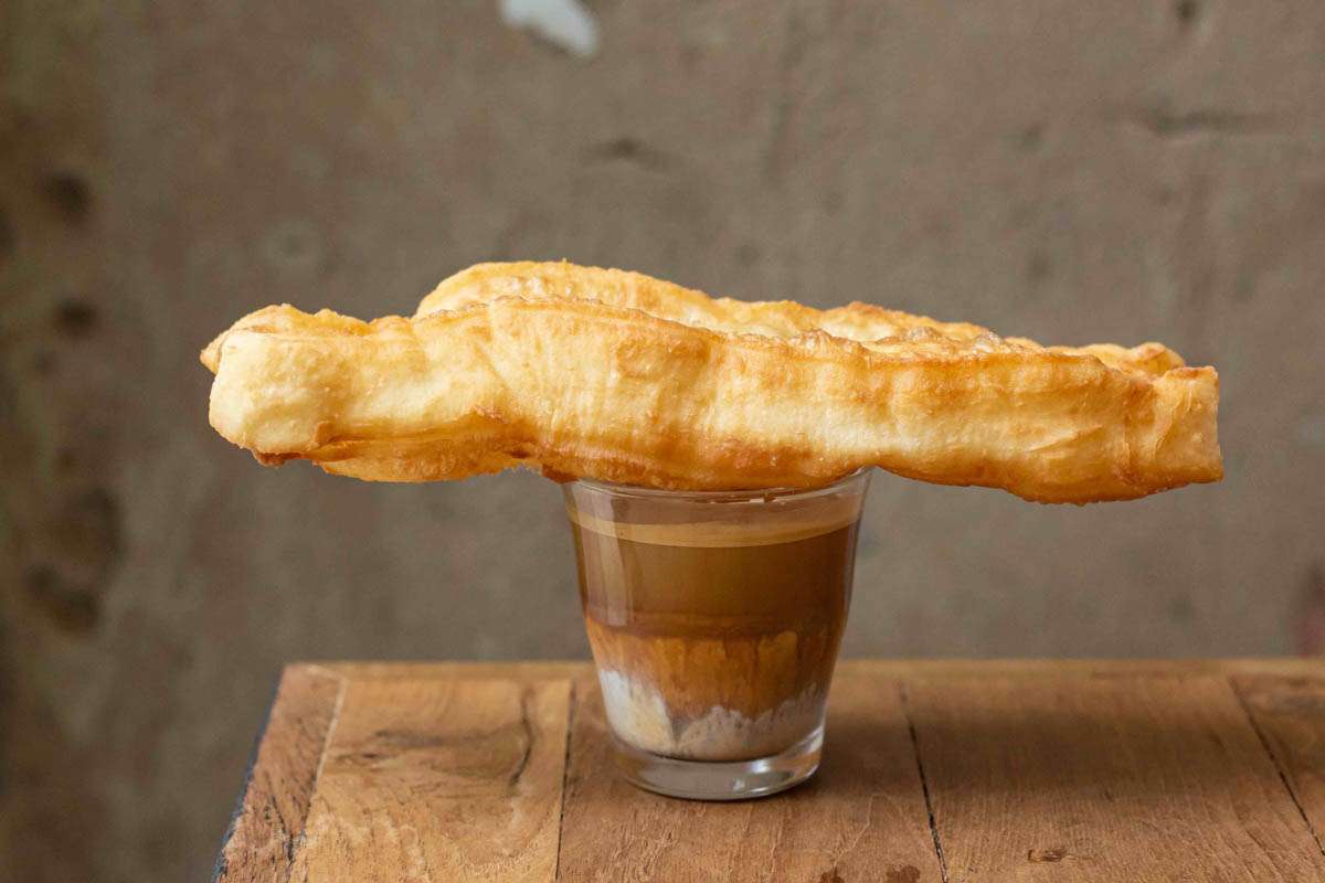 COCA-Pop-Up-offers-giant-patankos-donoughts-and-café-boran-traditional-coffee-for-breakfast.jpg