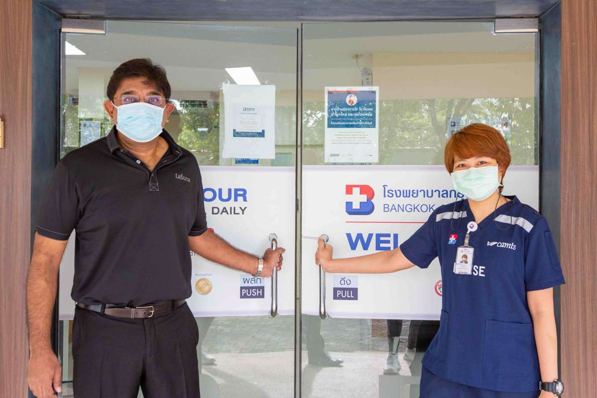 Sandbox-safety-left-Ravi-Chandran-Managing-Director-of-Laguna-Phuket-with-staff-of-Bangkok-Hospital-Phuket-at-the-newly-opened-PCR-test-centre-located-in-Laguna-Phuket_.jpg