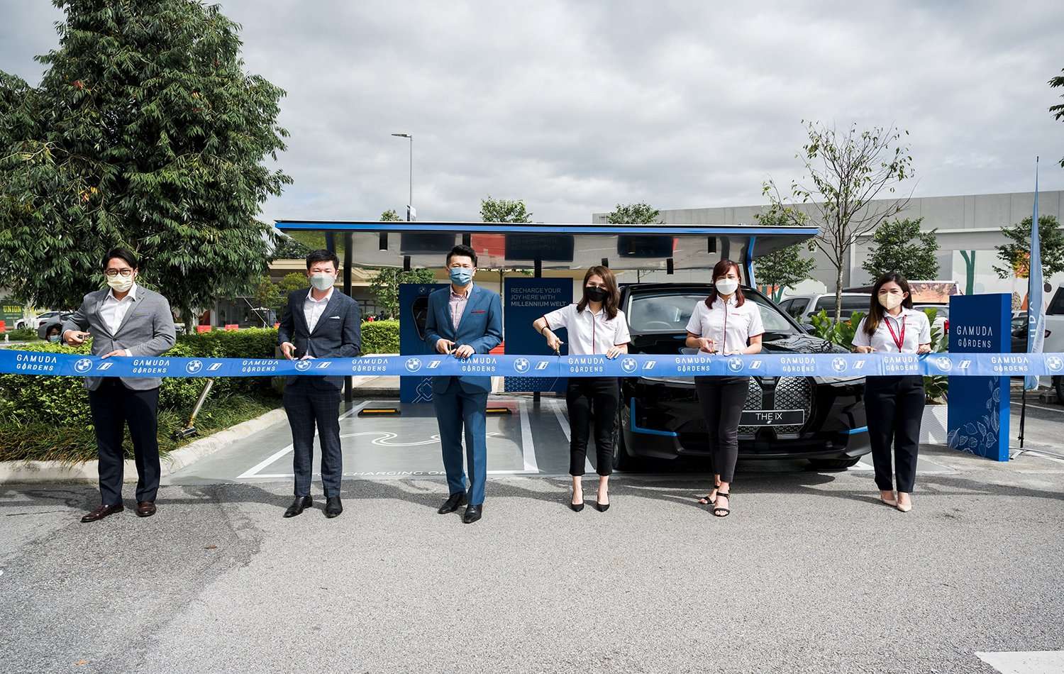 BMW-Group-Malaysia-and-Millennium-Welt-power-Gamuda-Gardens-with-new-BMW-i-Charging-facilities..jpg