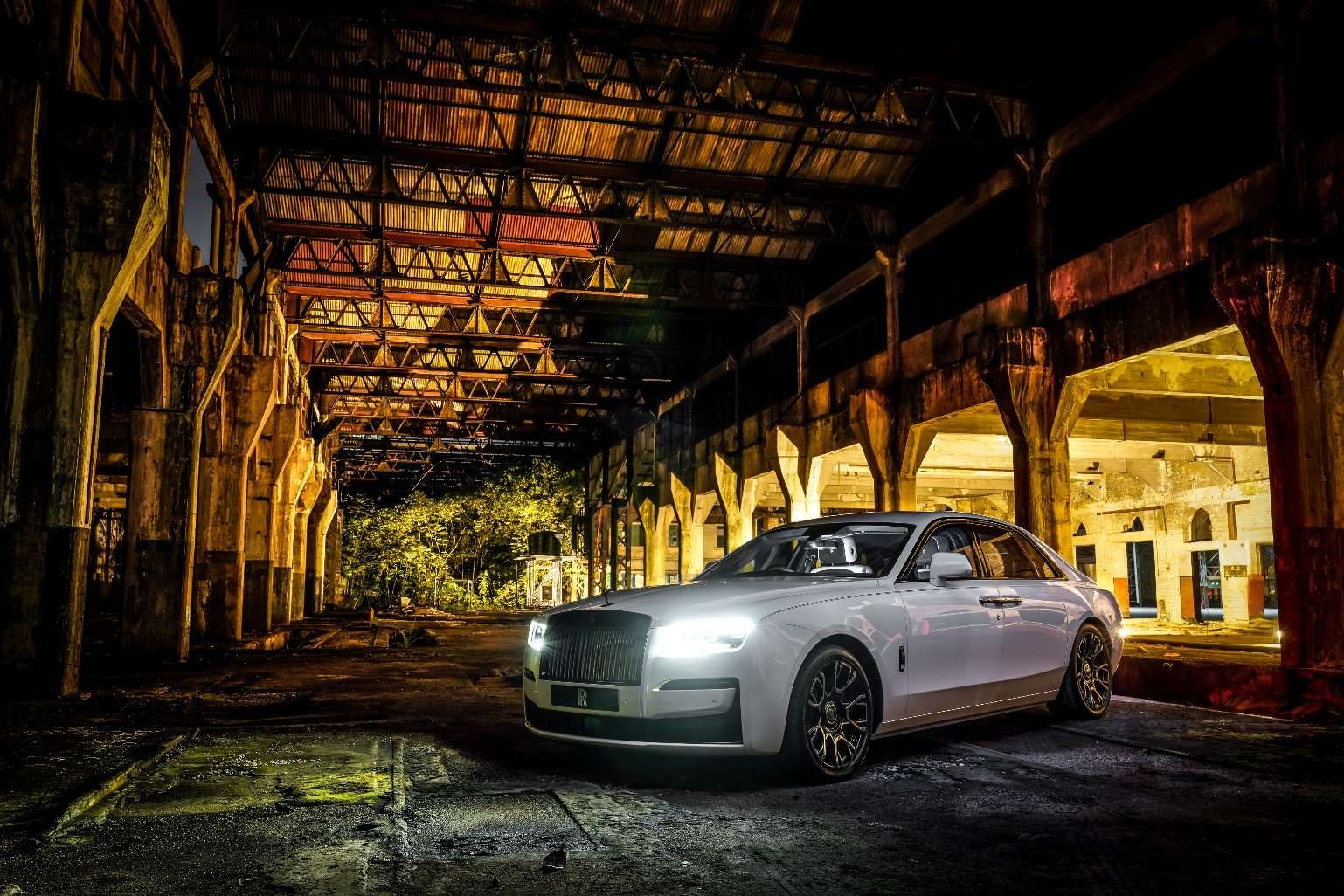 ROLLS-ROYCE-DEBUTS-BLACK-BADGE-GHOST-IN-MALAYSIA.jpg