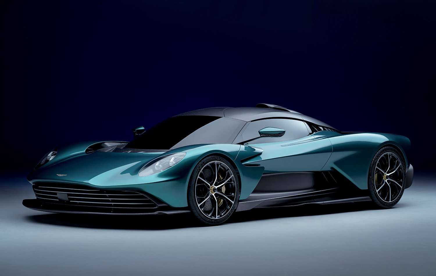 Aston-Martin-accelerates-journey-to-a-world-leading-sustainable-ultra-luxury-business-with-announcement-of-ambitious-Racing.Green_.-strategy.jpg