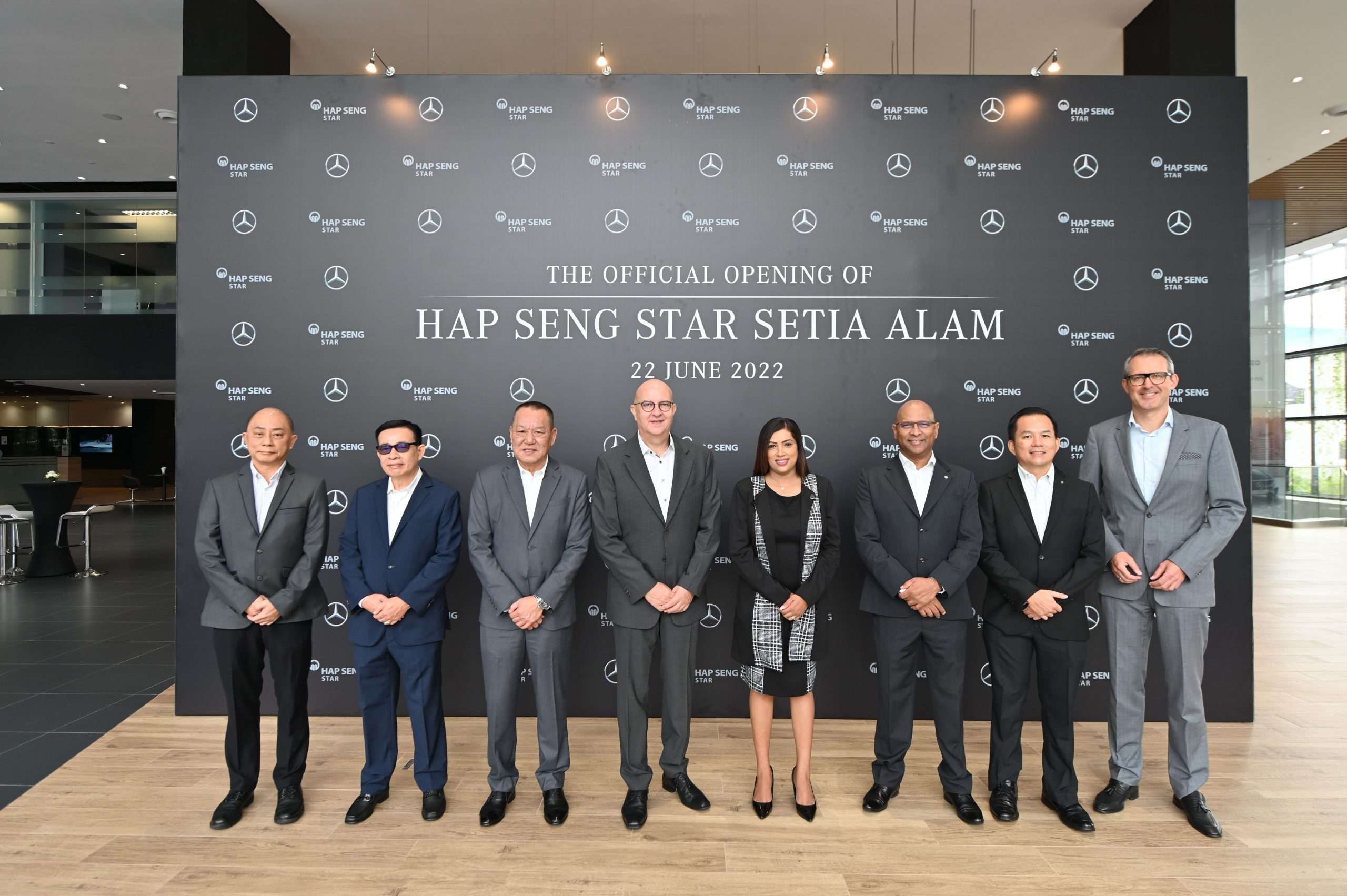 Mercedes-Benz-Malaysia-and-Hap-Seng-Star-together-launch-new-Autohaus-in-Setia-Alam-featuring-its-new-luxury-retail-brand-presence-in-Klang-Valley-scaled.jpg