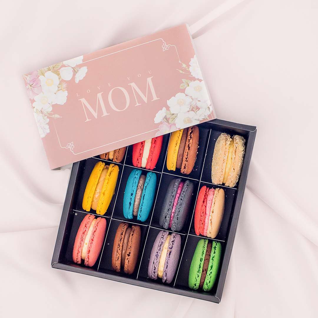 To-Your-Mother-Figure-from-Elevete-Patisserie.jpg