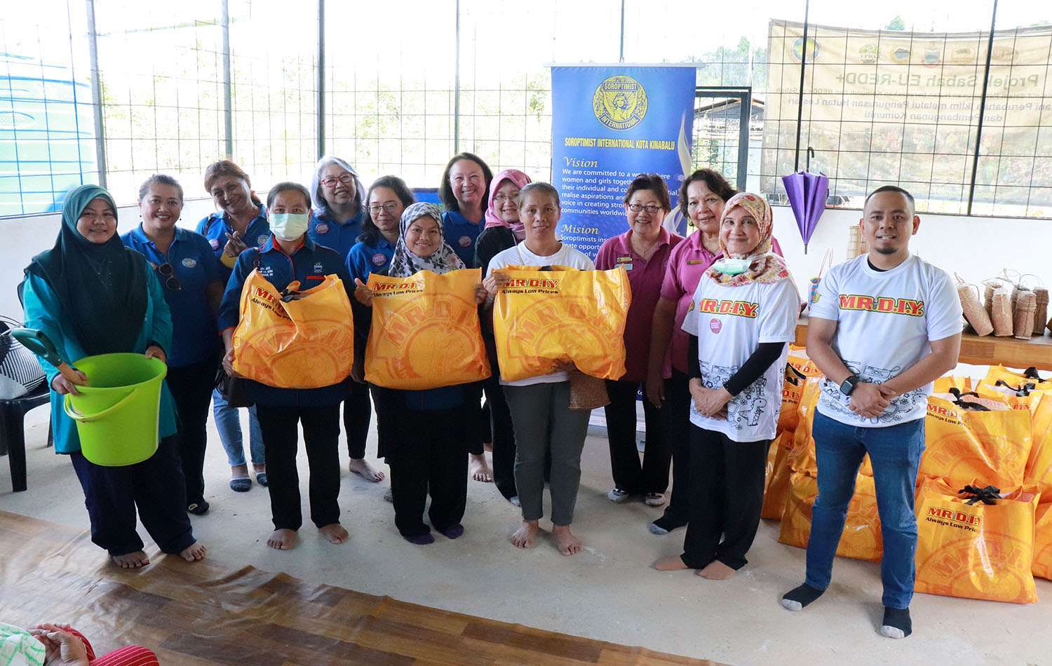 MR-D.I.Y.-brings-aid-to-Kota-Marudu-and-Baling.jpg