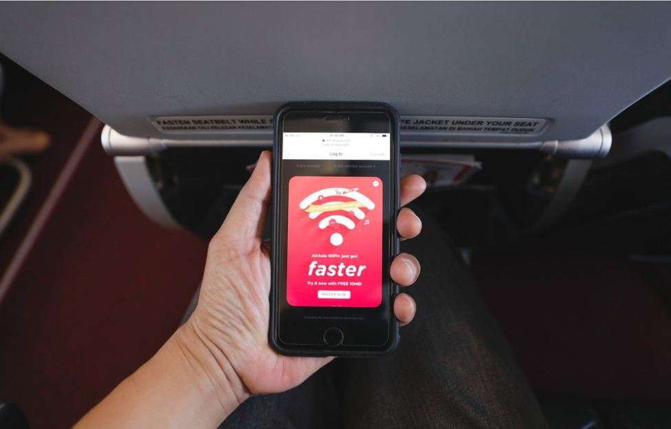Portable-Electronic-Devices-now-allowed-on-Malaysia-AirAsia-flights.jpg