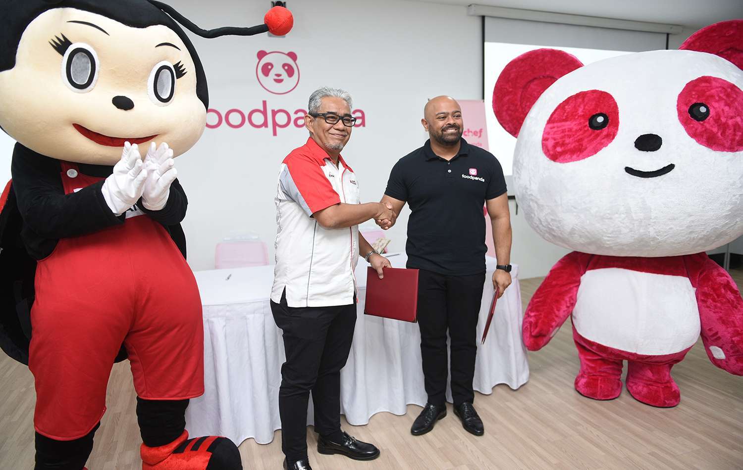 foodpanda-JOINS-FORCES-WITH-AGROBANK-TO-PROVIDE-MICRO-FINANCING-TO-HOME-ENTREPRENEURS.jpg