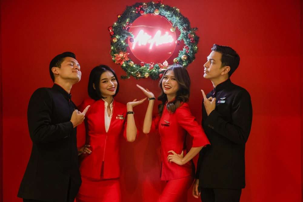 A-Claus-for-celebration-AirAsia-decks-the-airport-red-with-a-festive-surprise-this-Christmas.jpg