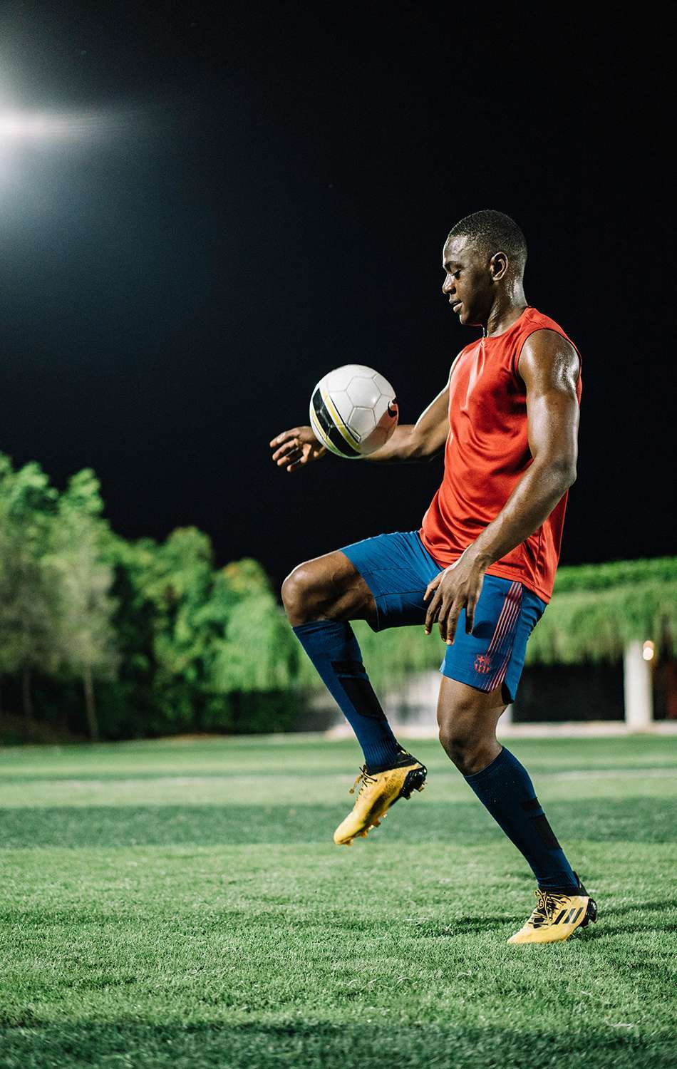 Born-to-Kick-Balls-Menswear-label-Eubi-presents-a-limited-edition-FC-Barcelona-collection.jpg