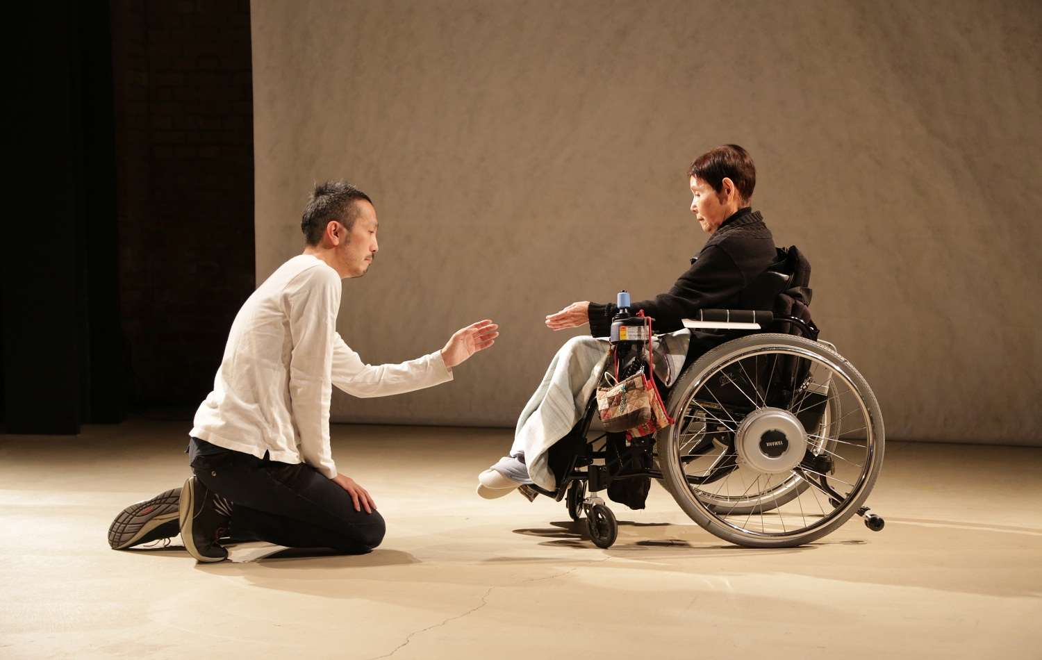 Japan-Malaysia-Collaborative-Project-for-Dementia-Totsu-totsu-Dance-like-art-like-care.jpg