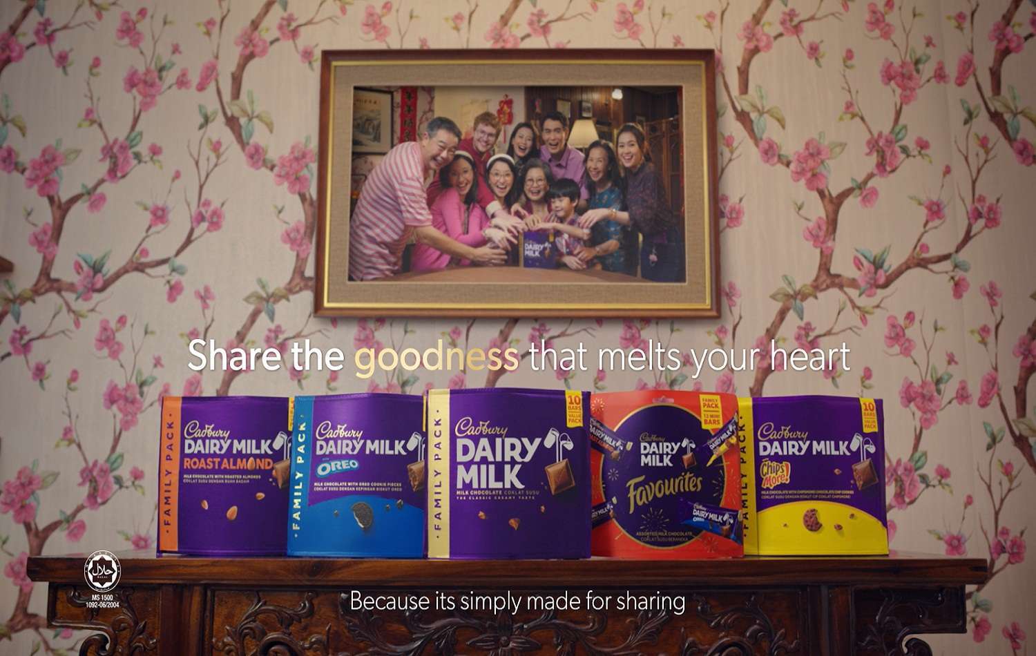 Cadbury-Dairy-Milk-Unites-Family-Members-This-Chinese-New-Year-with-the-Cadbury-Family-Pack.jpg