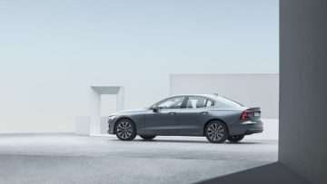 Volvo-Announces-Updates-for-2024-Plug-In-Hybrid-Car-Models.jpg