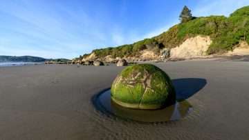 Moeraki-Boulders-Koekohe-Beach-Waitakiki.jpg