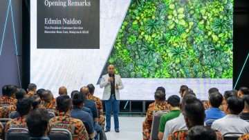 1.-Edmin-Naidoo-Vice-President-of-Customer-Services-at-Mercedes-Benz-Cars-Malaysia-delivering-his-opening-remarks-in-front-of-Bomba-personnel-participating-in-the-EV-emergency-training.jpg