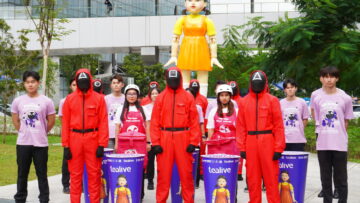 foodpanda-riders-with-the-pink-guards-and-Young-hee-doll.jpg