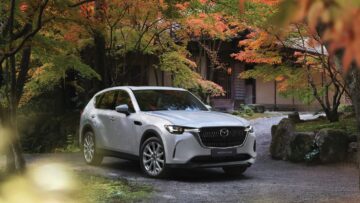 2022_CX-60_RHGRHD_C126_EXT_FQ_White_High_WhiteLeather_DE_4WD-extend-copy-2.jpg