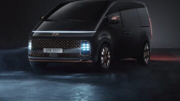 IMG-1-Hyundai-STARIA-Prestige-7-seater-named-MPV-ICE-of-the-Year.jpg