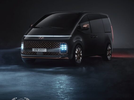 IMG-1-Hyundai-STARIA-Prestige-7-seater-named-MPV-ICE-of-the-Year.jpg