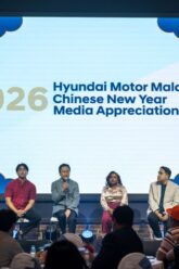 Group-Shot-of-Hyundai-Motor-Malaysia-Team-On-Stage.jpeg