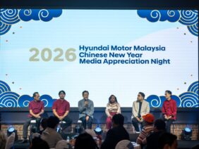 Group-Shot-of-Hyundai-Motor-Malaysia-Team-On-Stage.jpeg